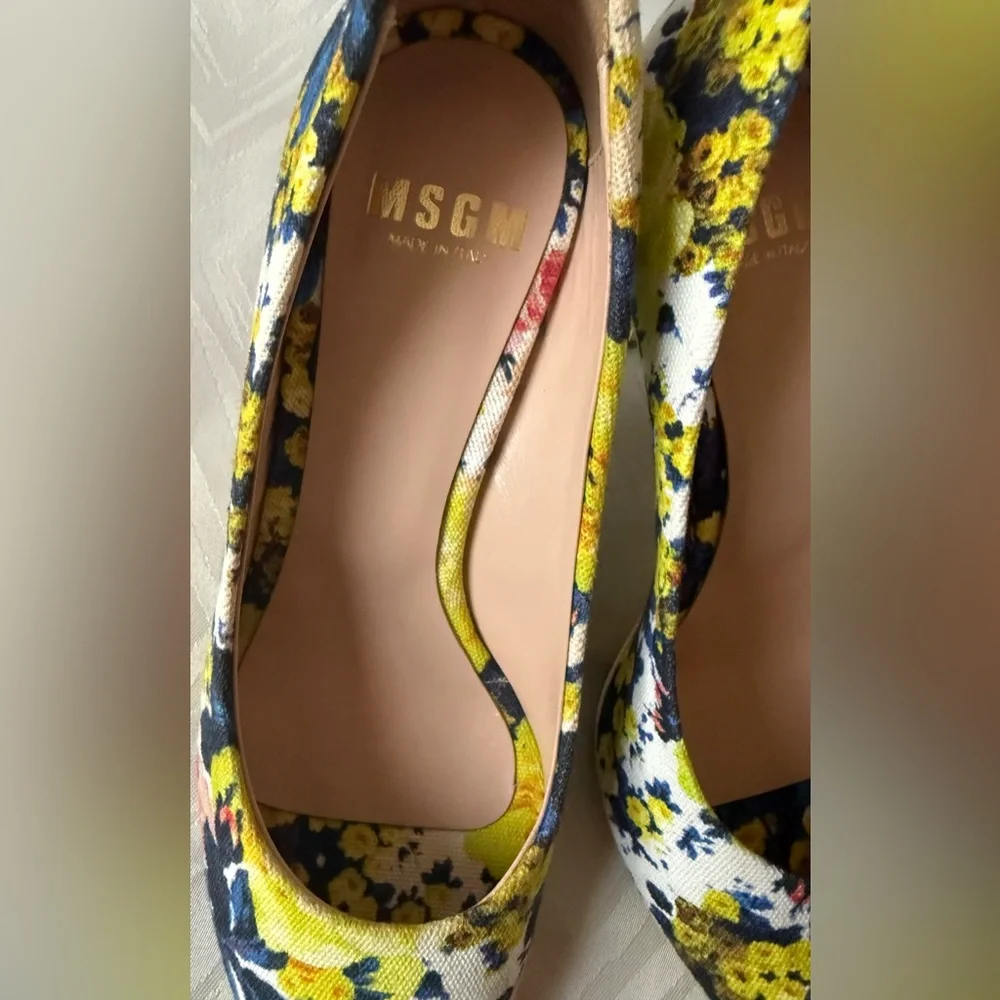 MSGM Designer Size European 36 Floral Print Women's Heels Shoes Italy Colorful